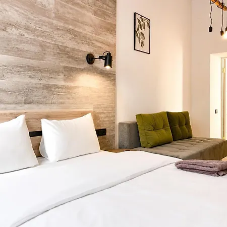 Romantic Apartments-in Center , 3 Min To Rynok Square Apartment
